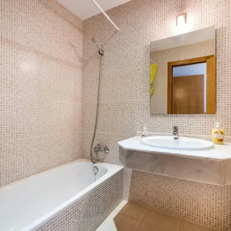 Comfortable, Close To The Beach, Pool, New, Paddle Apartmán
