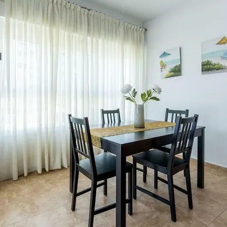 Apartmán Comfortable, Close To The Beach, Pool, New, Paddle *