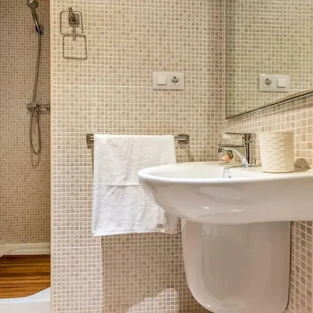 Comfortable, Close To The Beach, Pool, New, Paddle *